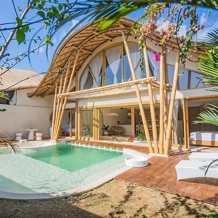 New! Villa Bamboo Lagoon - 3Br In Kerobokan